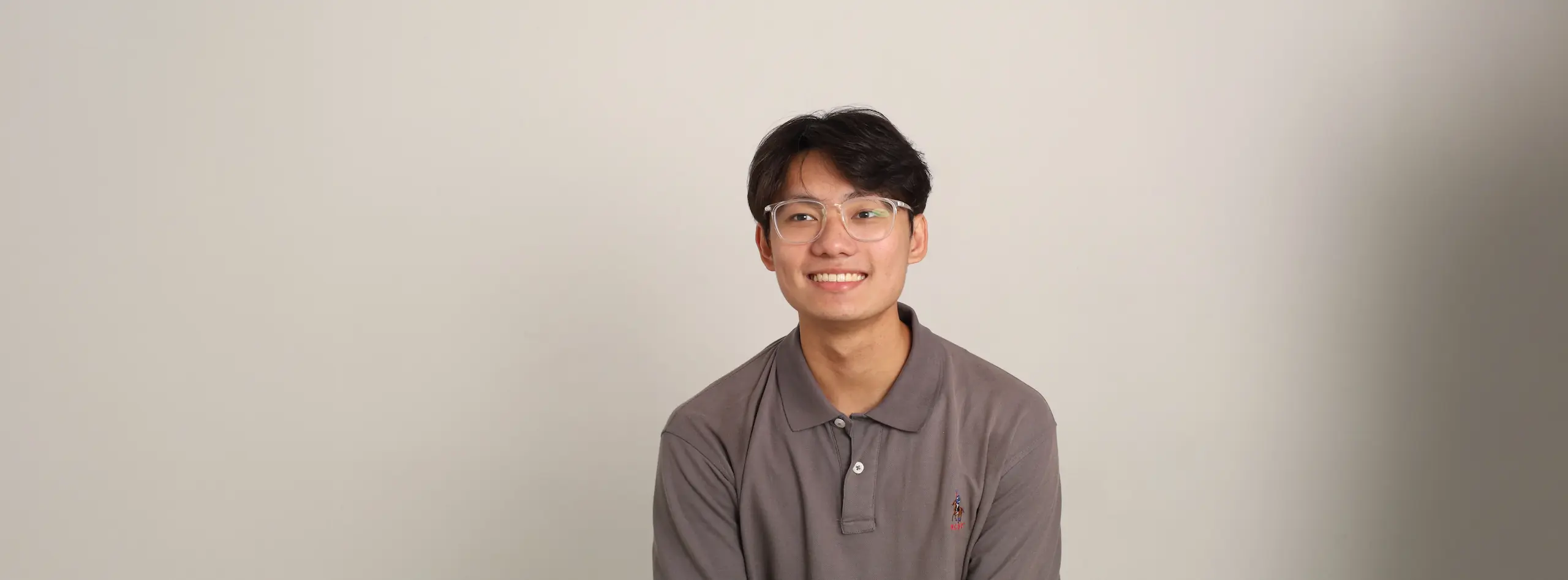 A smiling portrait of Jin Hong.